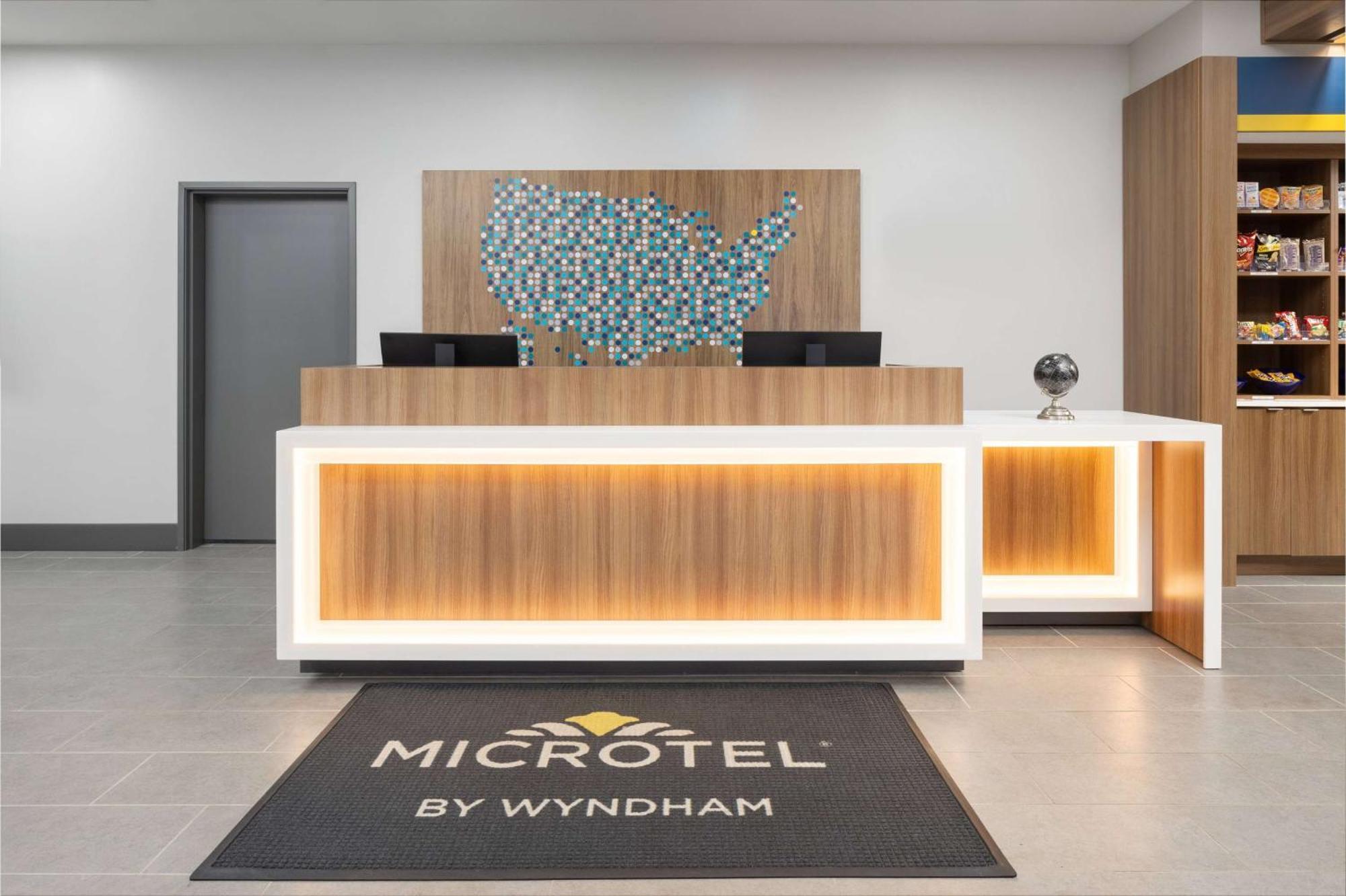 Hotel Microtel & By Wyndham